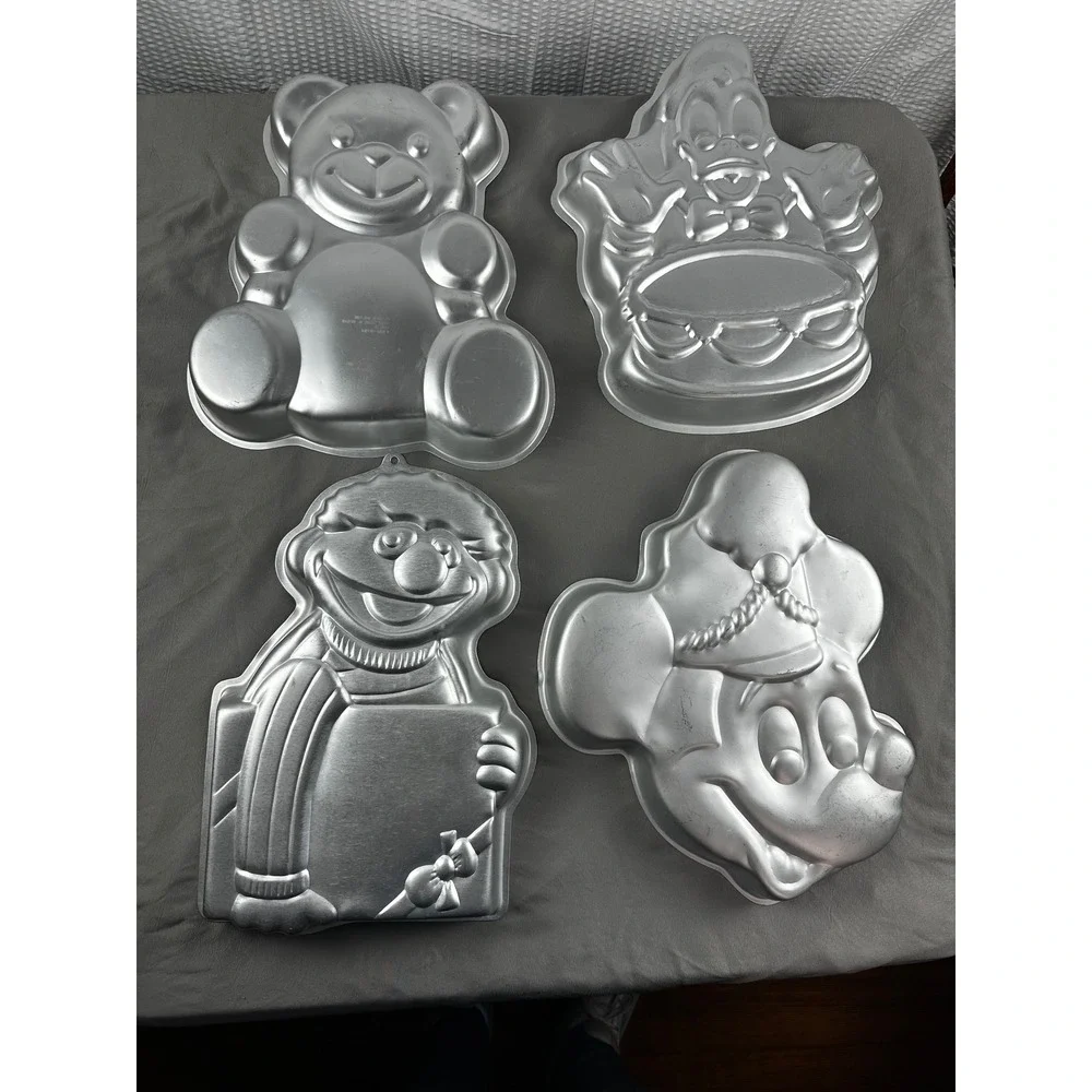 Vintage 80's Cake‎ Pan Lot Teddy Bear, Donald Duck, Ernie, Mickey Mouse